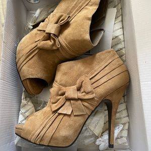 Aldo Sharlin suede peep-toe heel booties in camel color size 37
